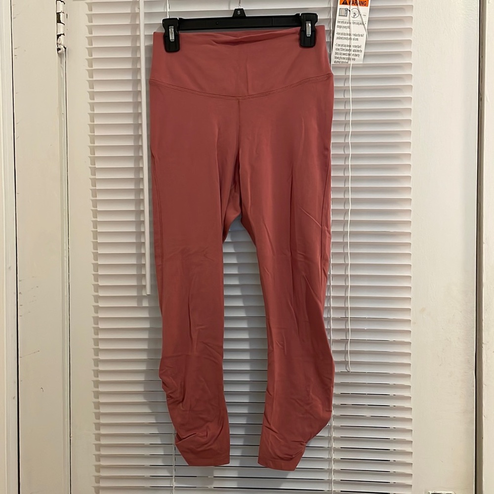 old navy active pink cropped leggings!